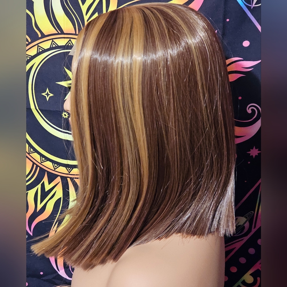 Wig - Picture 3 of 3